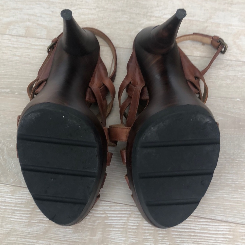 Stuart Weitzman Women's Brown Strappy High-Heel Sandals - Picture 5 of 6
